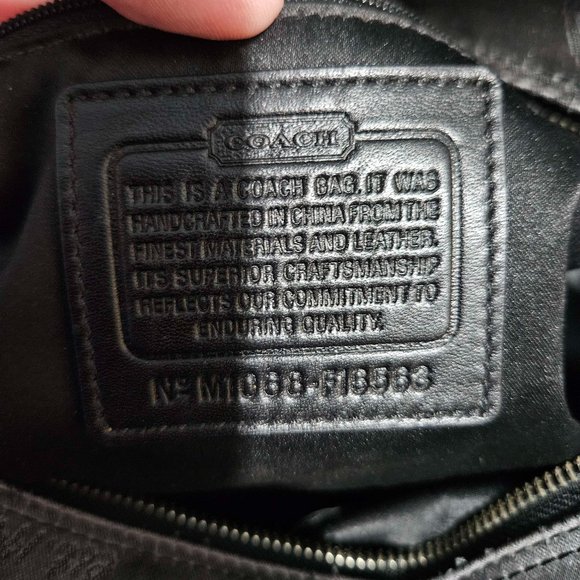 Coach Vintage Signature Horse and Carriage Tote - Picture 5 of 6